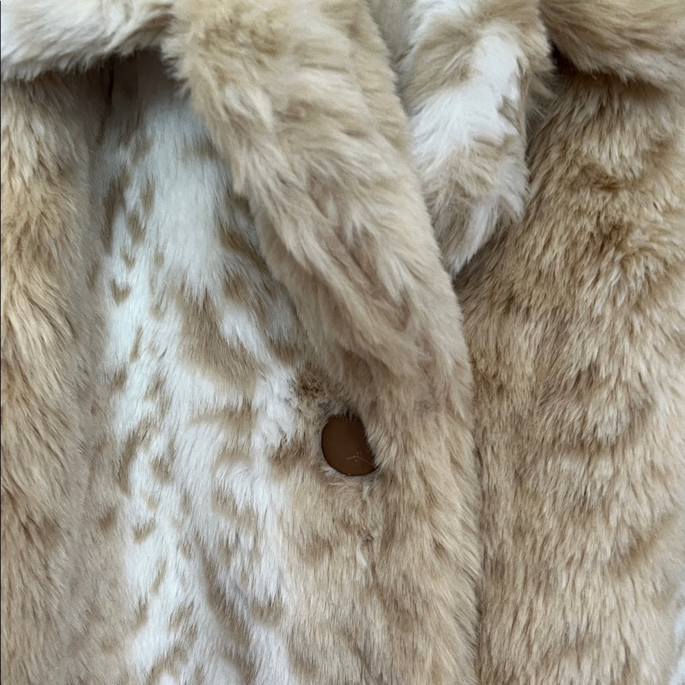 Tudor Court Women's Cream Faux Fur Coat, size XL Fits like a XXL 50” across bust - Picture 2 of 4